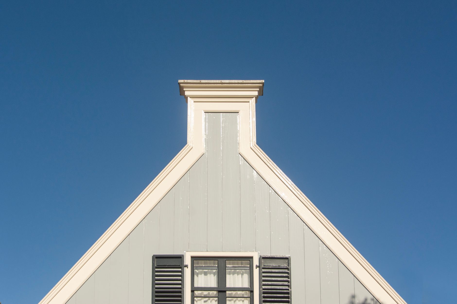 What Is the Difference between Gable and Hip Roofs? Key Choices